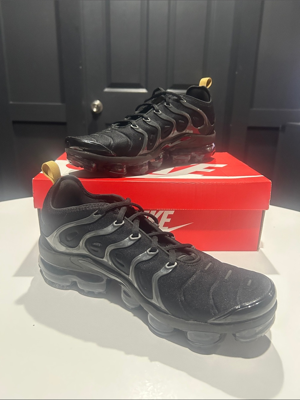 Nike Air VaporMax Plus “Black Metallic Gold Anthracite” Men’s Size 11.5 - Picture 2 of 9